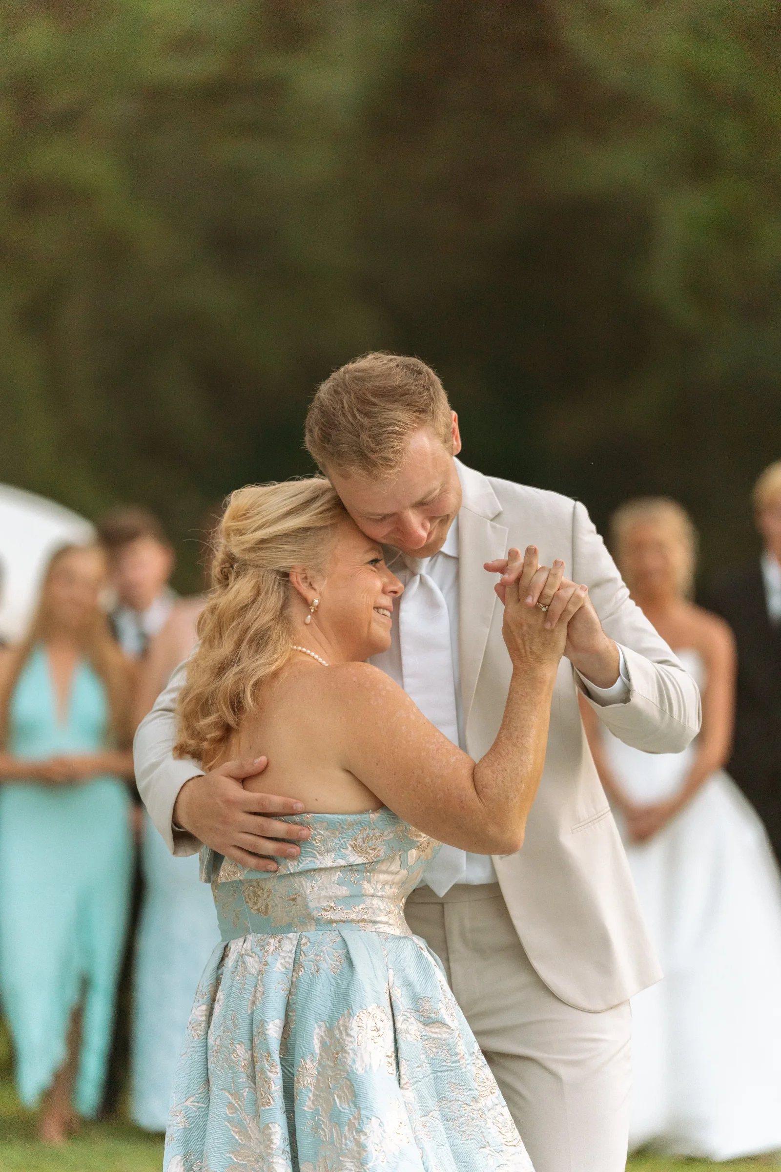 Sarah and Mitchell wedding story photo 123