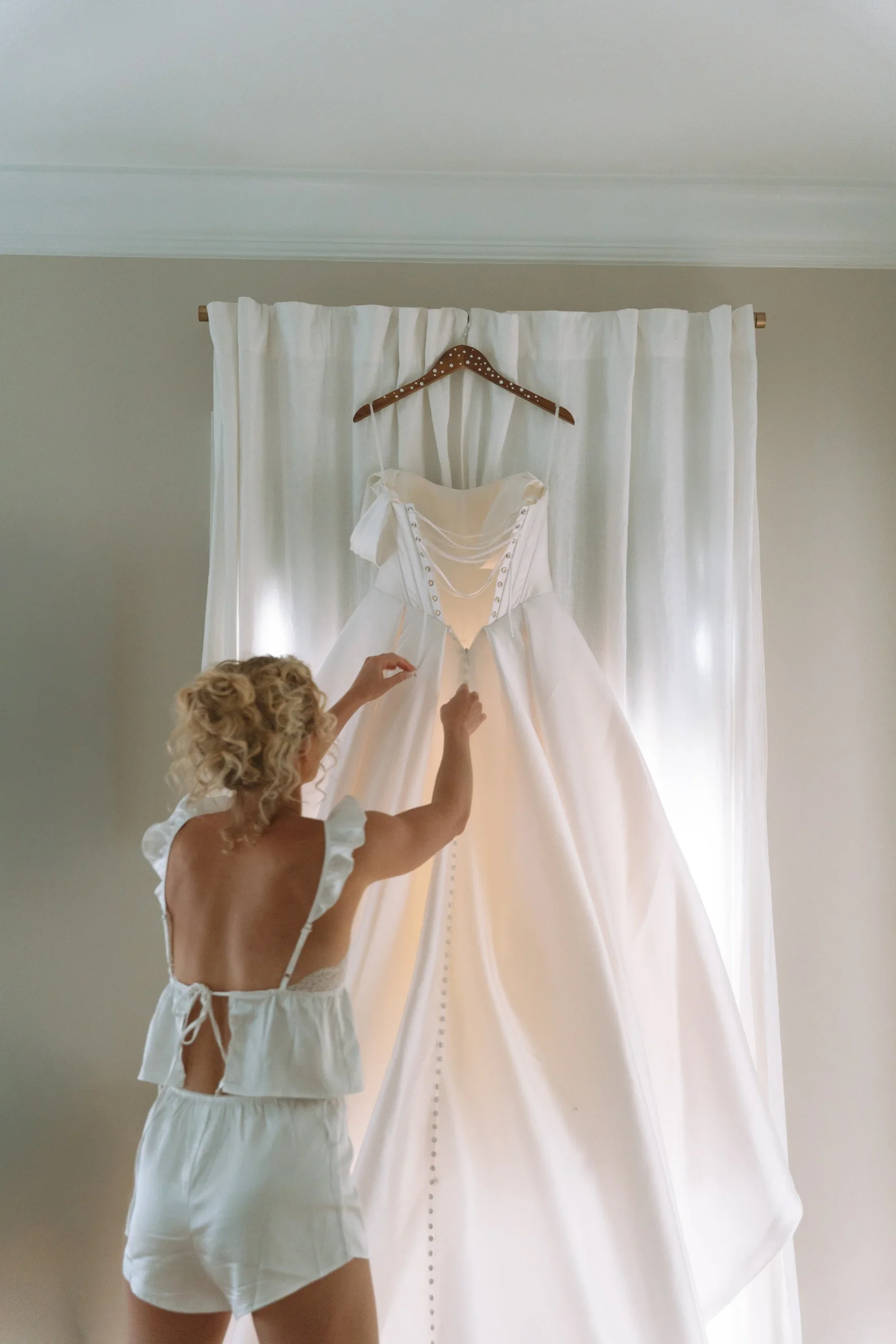 Sarah and Mitchell wedding story photo 8
