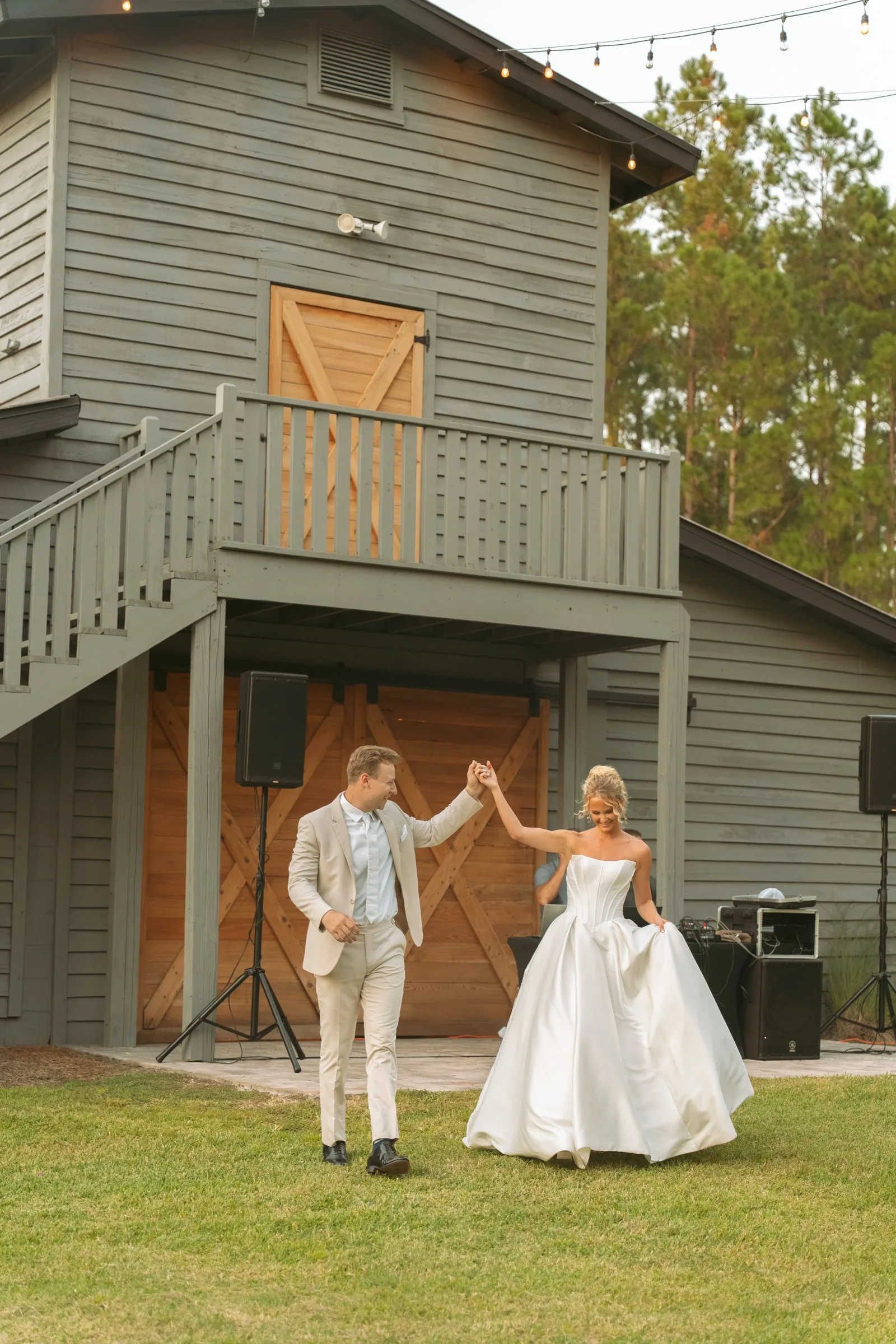 Sarah and Mitchell wedding story photo 112