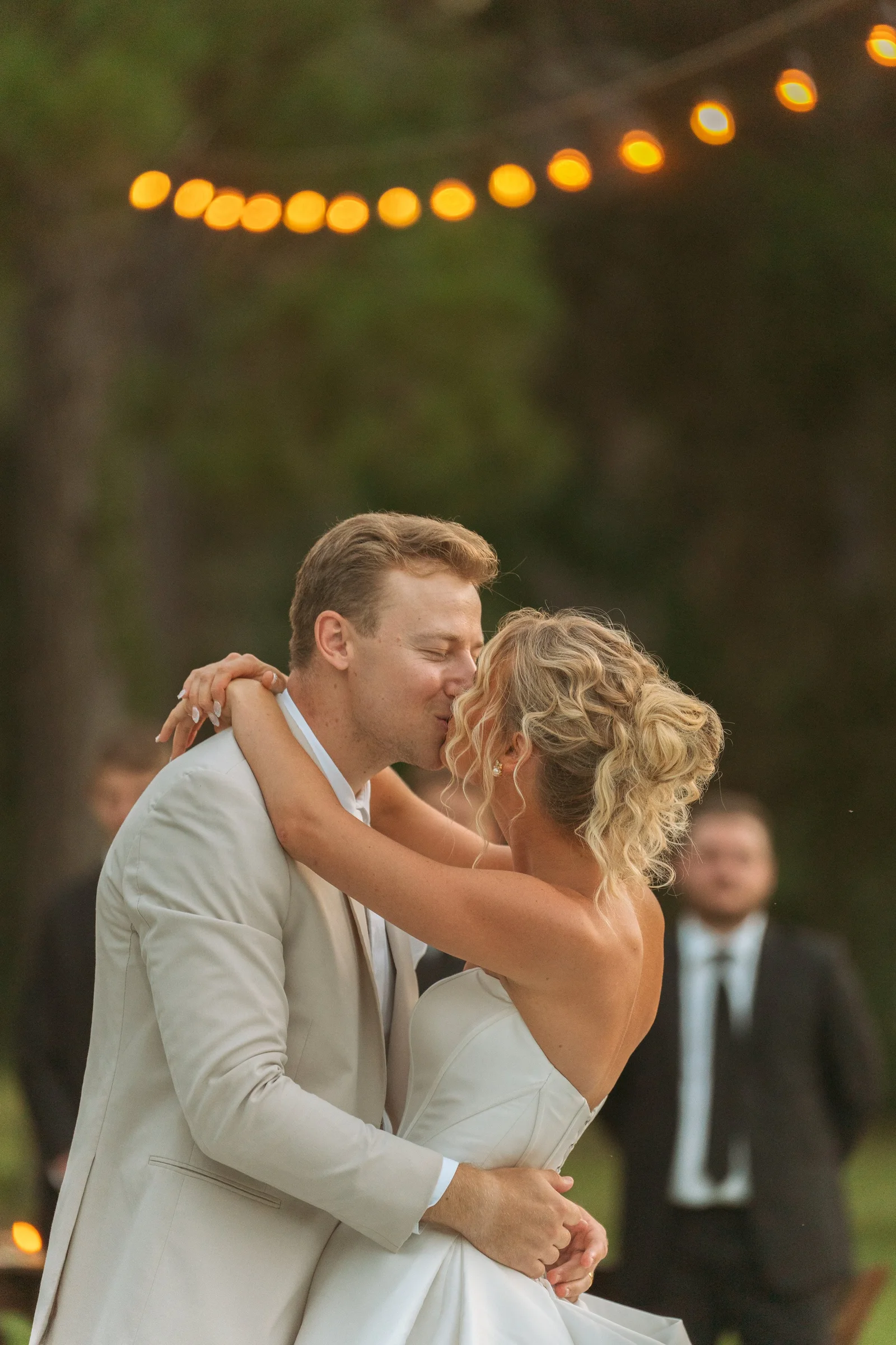 Sarah and Mitchell wedding story photo 119