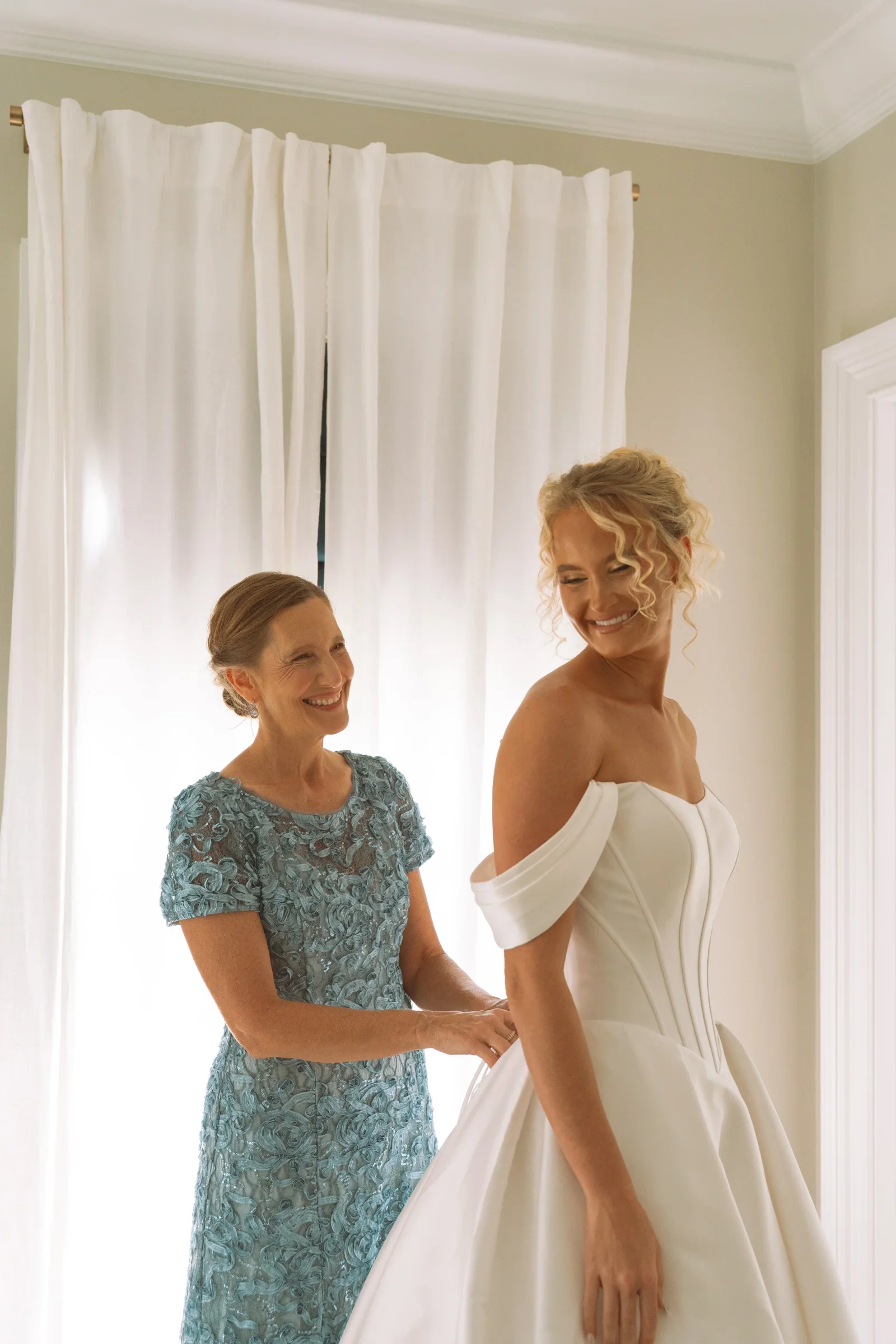 Sarah and Mitchell wedding story photo 16