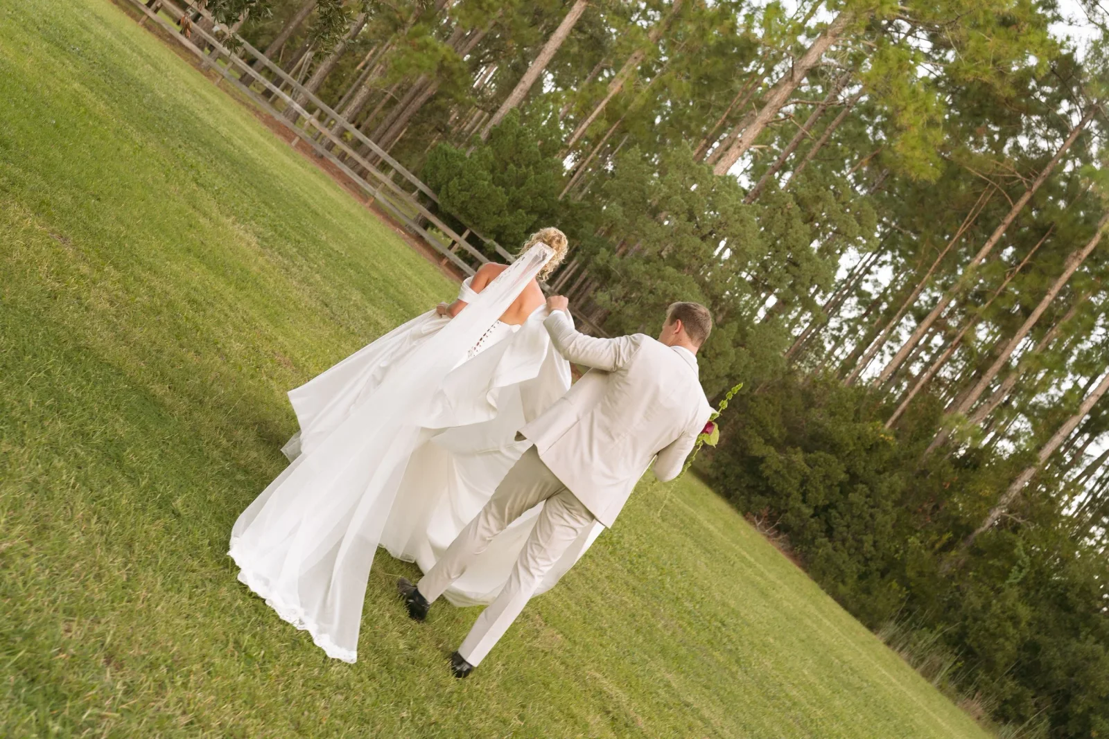 Sarah and Mitchell wedding story photo 39